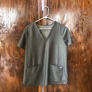 FIGS Two Pocket Scrub Top